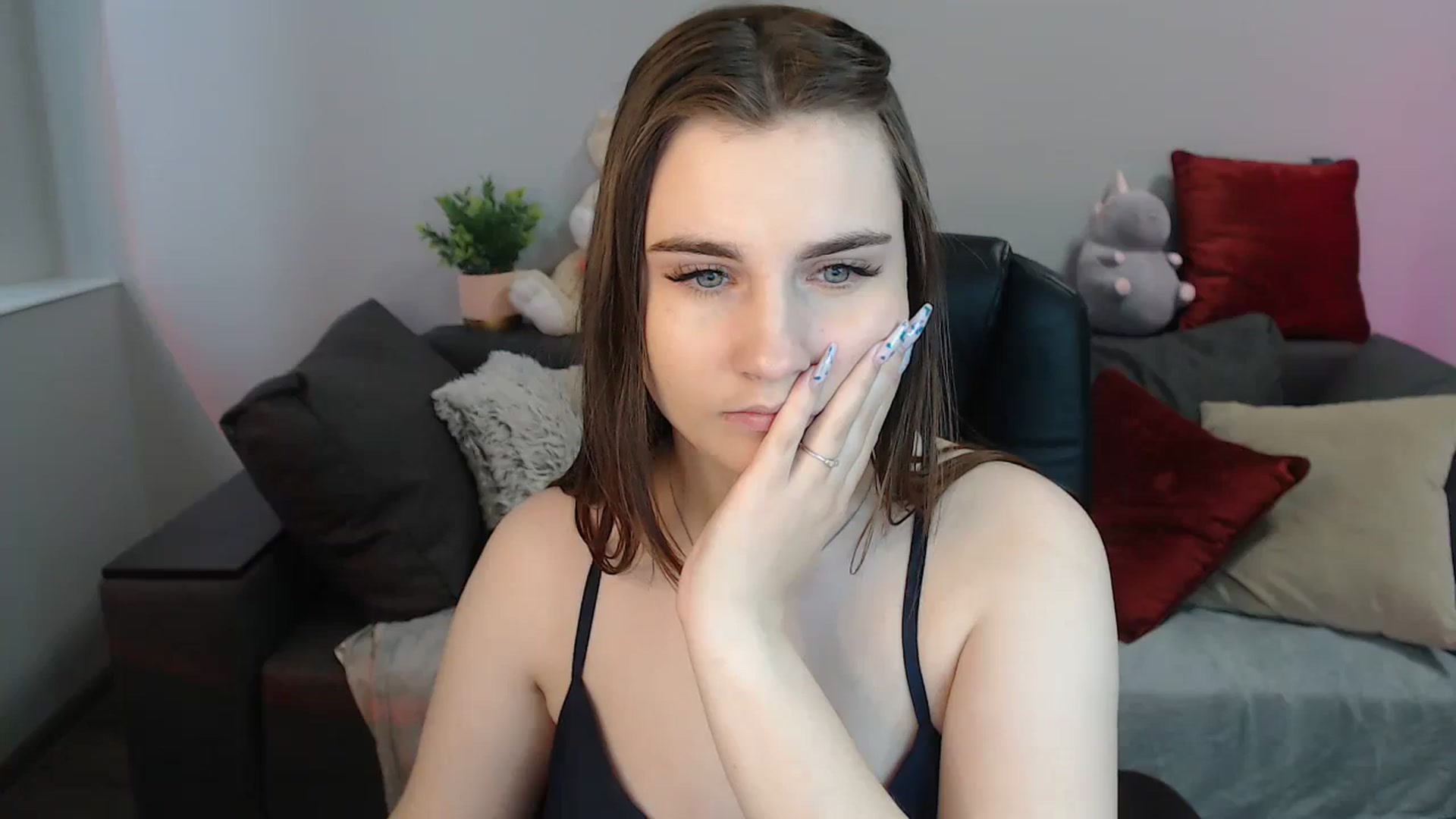 Gallery image thumbnail from LaneyGrey's myfreecams stream on, 04/16/2024, 12:03 image 11 of 20
