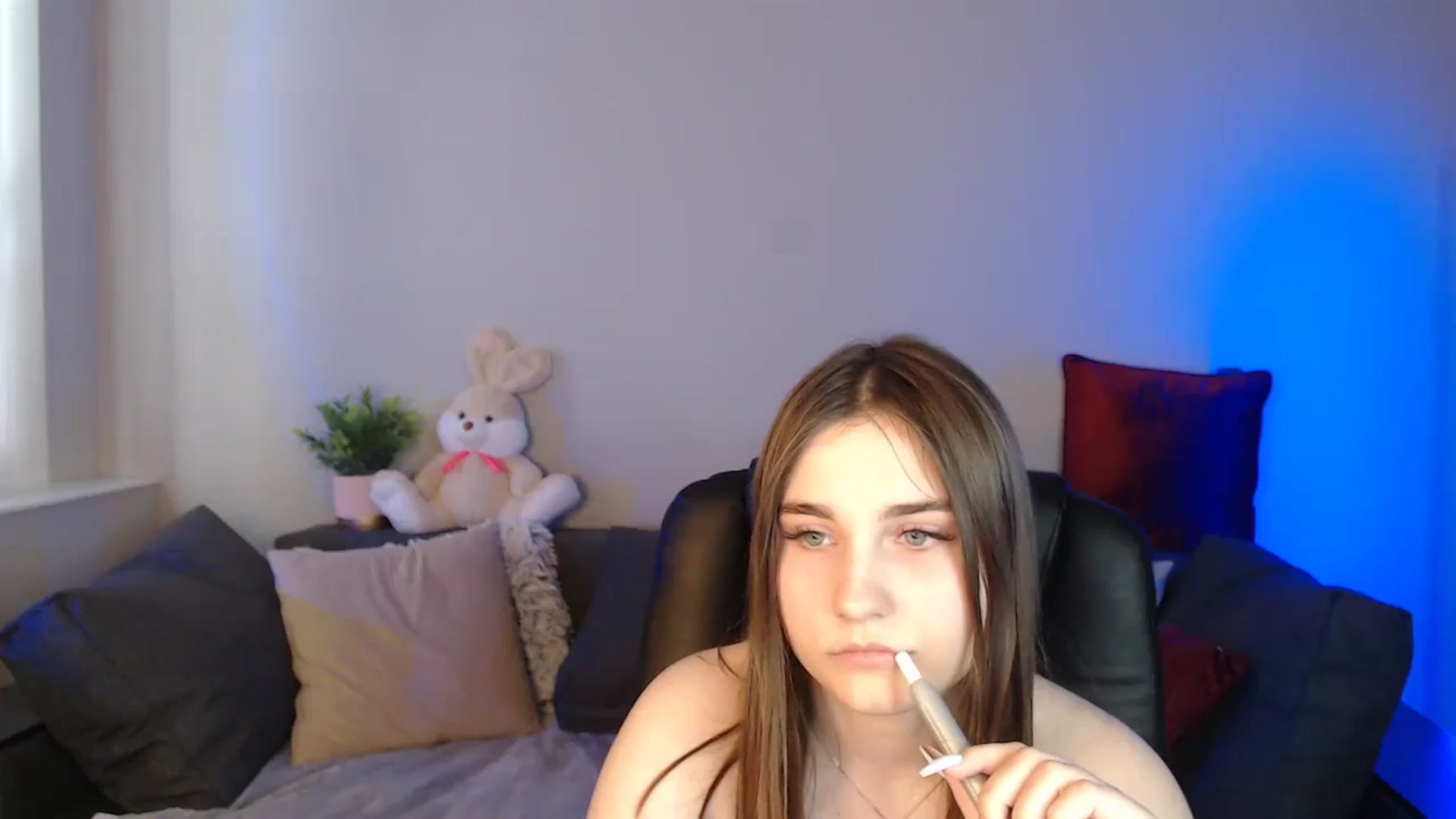 Gallery image thumbnail from LaneyGrey's myfreecams stream on, 04/19/2024, 13:36 image 17 of 20