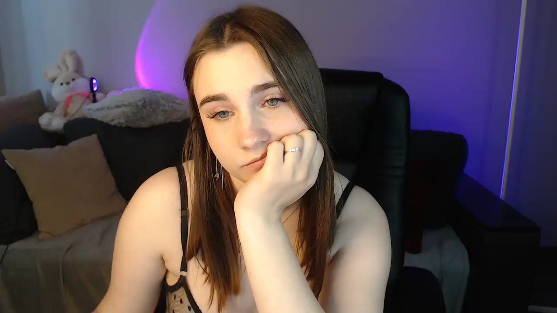 Gallery image thumbnail from LaneyGrey's myfreecams stream on, 05/12/2024, 13:11 image 6 of 20