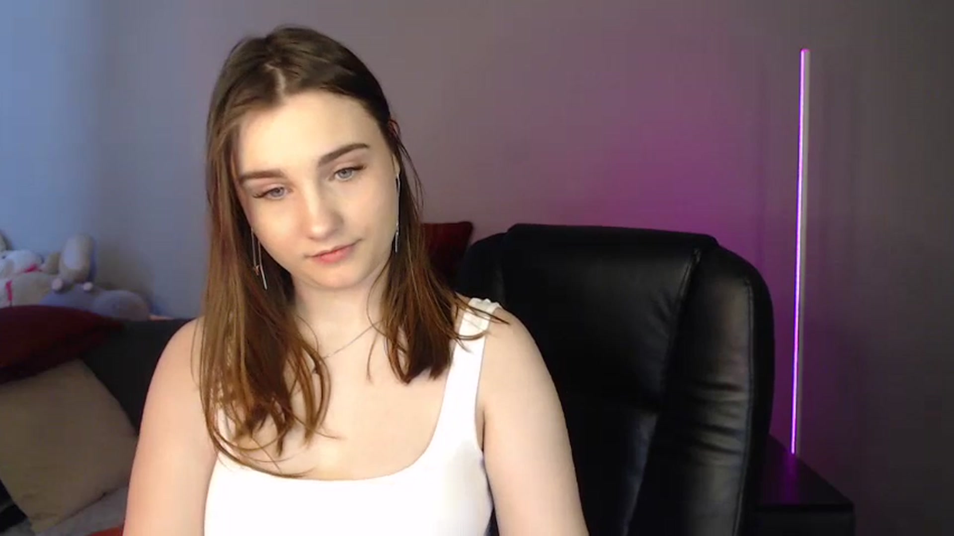 Gallery image thumbnail from LaneyGrey's myfreecams stream on, 05/15/2024, 08:51 image 15 of 20