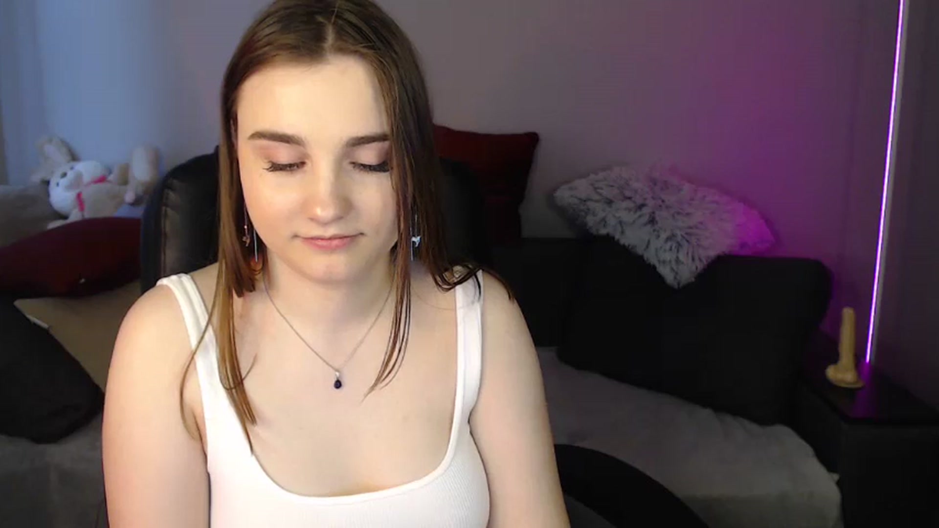 Gallery image thumbnail from LaneyGrey's myfreecams stream on, 05/15/2024, 09:36 image 13 of 20