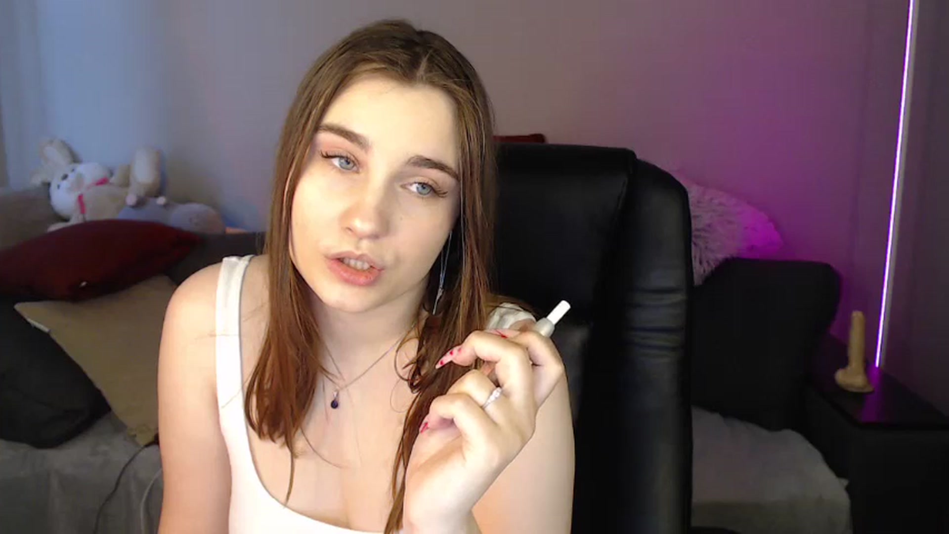 Gallery image thumbnail from LaneyGrey's myfreecams stream on, 05/15/2024, 09:36 image 10 of 20