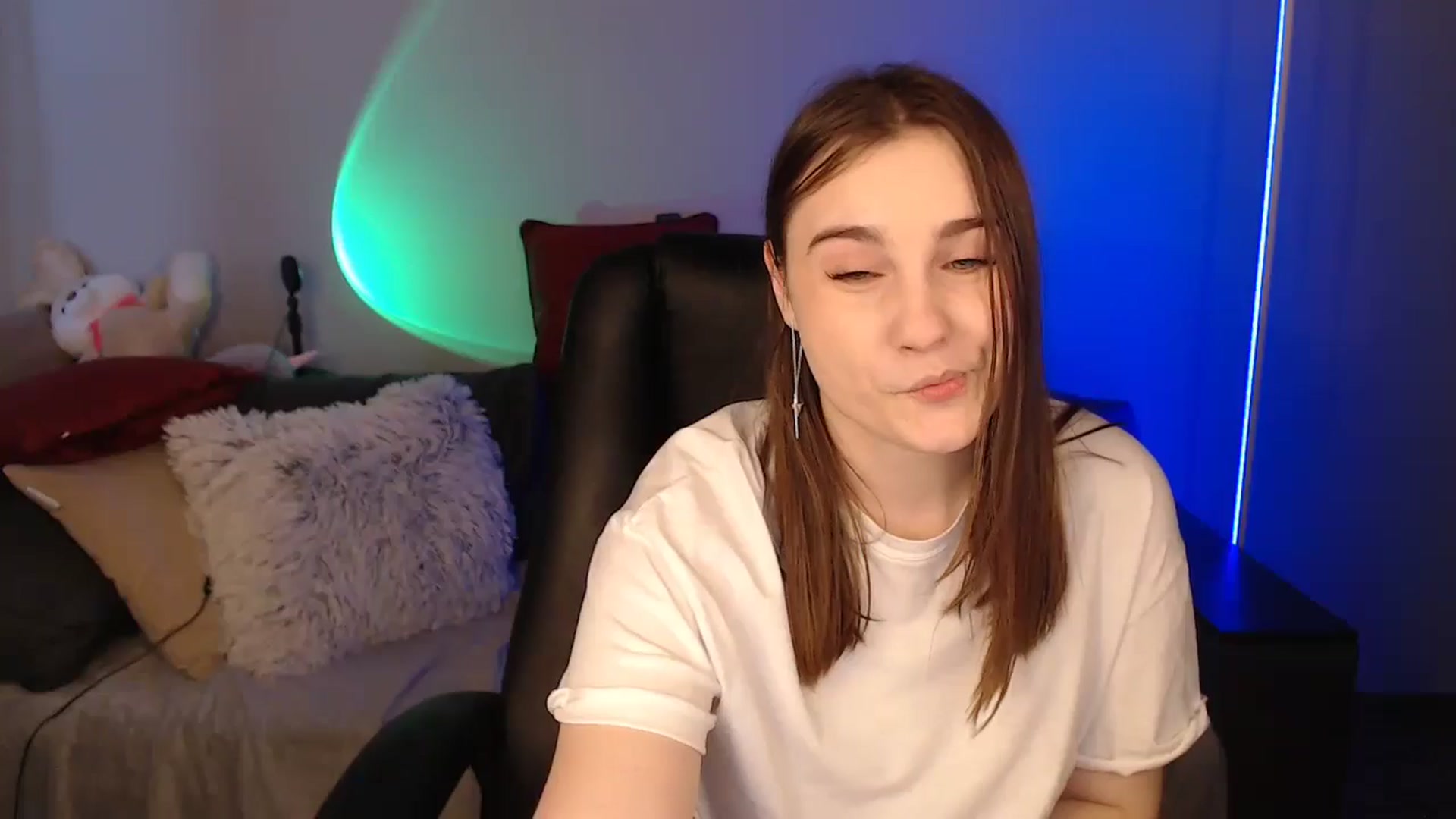 Gallery image thumbnail from LaneyGrey's myfreecams stream on, 05/19/2024, 09:37 image 5 of 20