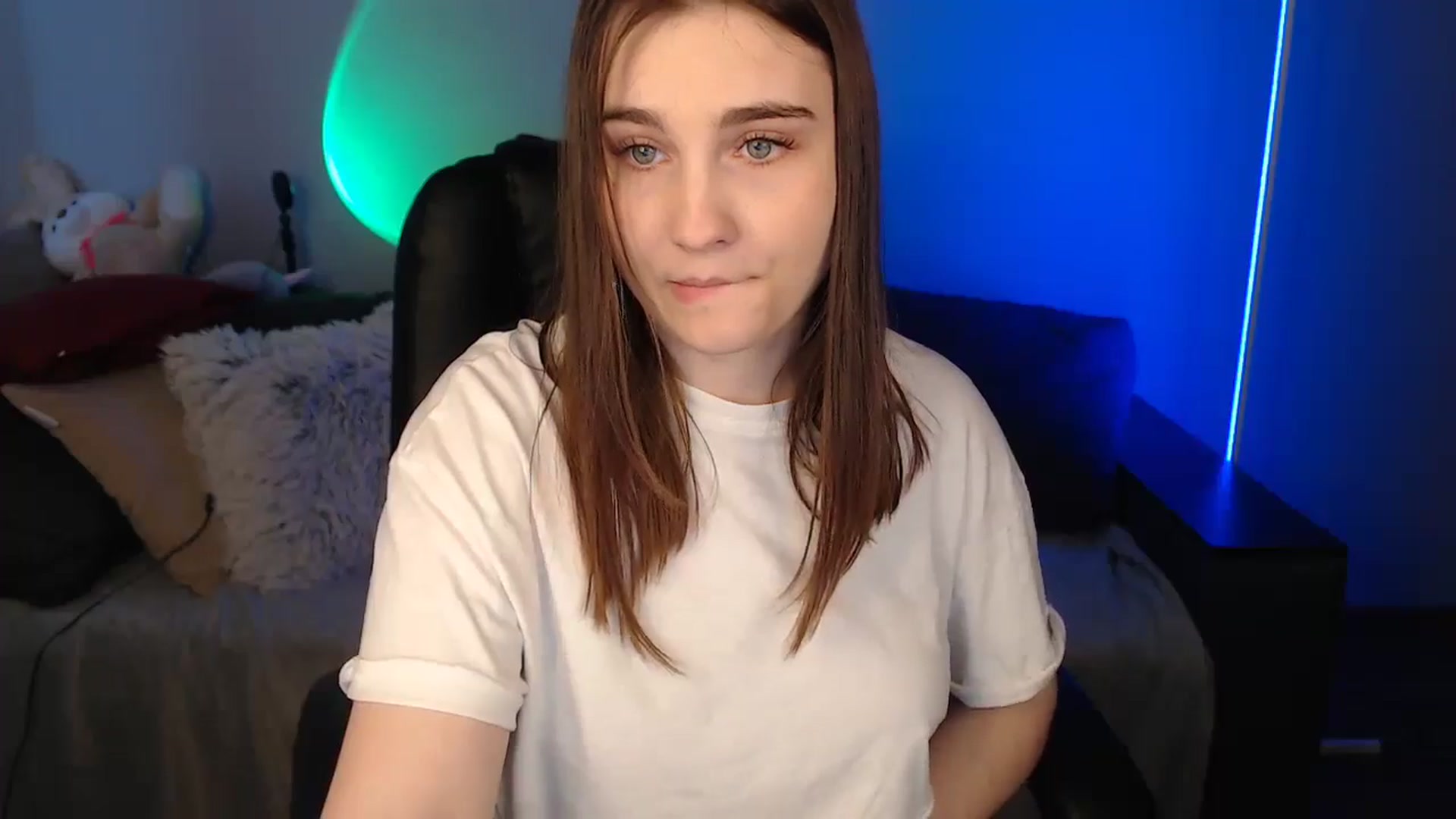 Gallery image thumbnail from LaneyGrey's myfreecams stream on, 05/19/2024, 09:37 image 12 of 20