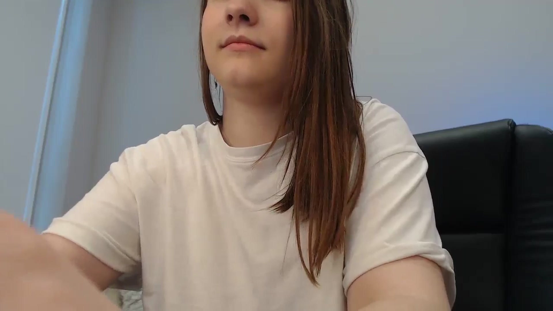 Gallery image thumbnail from LaneyGrey's myfreecams stream on, 05/19/2024, 10:47 image 19 of 20