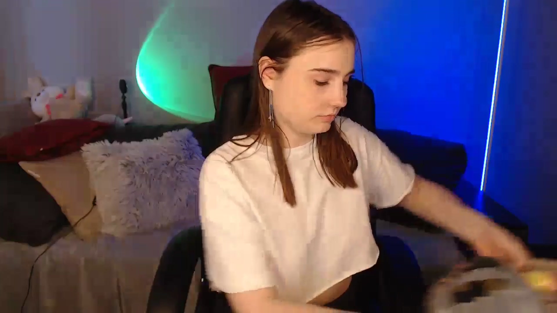 Gallery image thumbnail from LaneyGrey's myfreecams stream on, 05/19/2024, 10:47 image 4 of 20