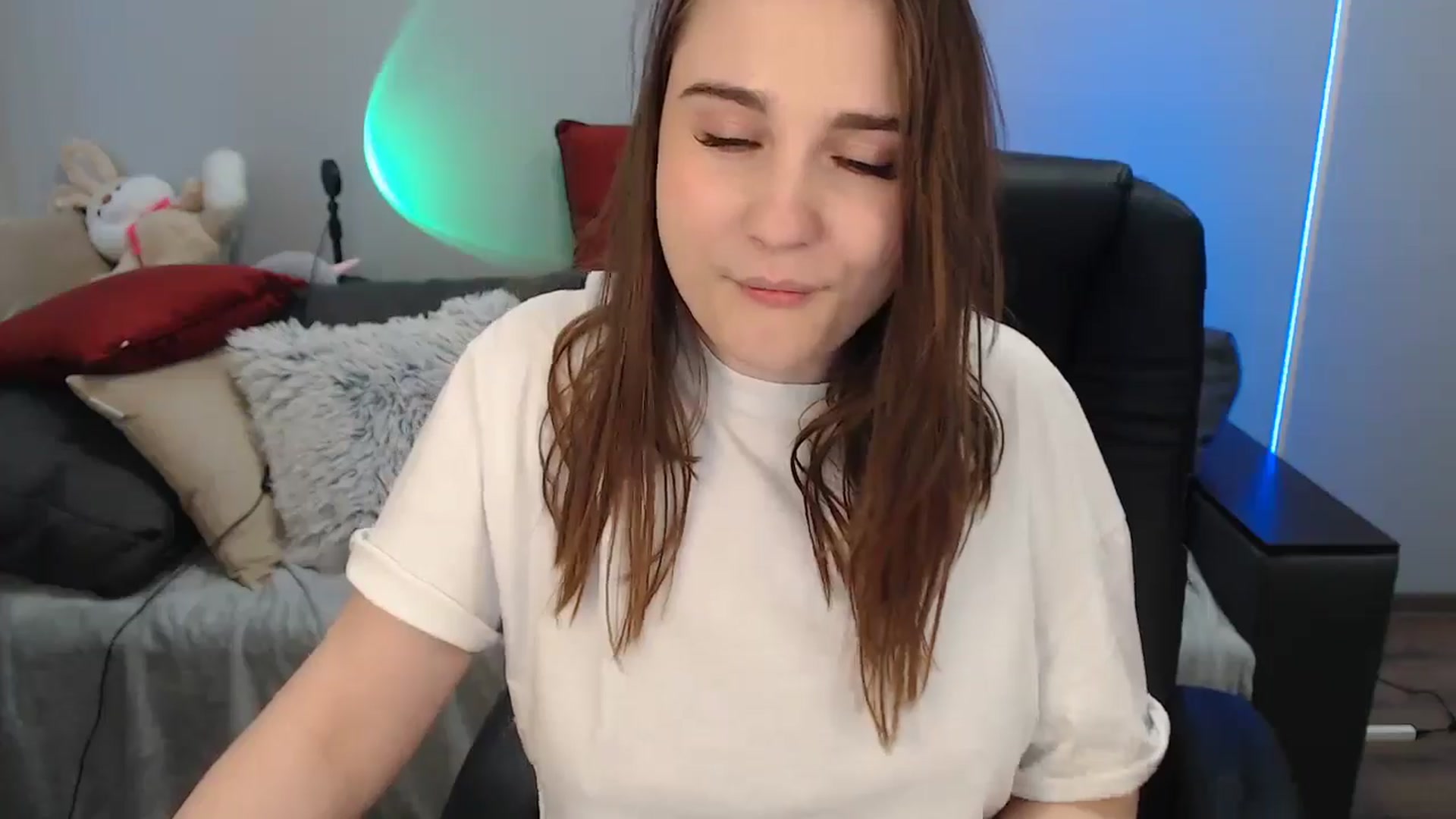 Gallery image thumbnail from LaneyGrey's myfreecams stream on, 05/19/2024, 10:47 image 15 of 20