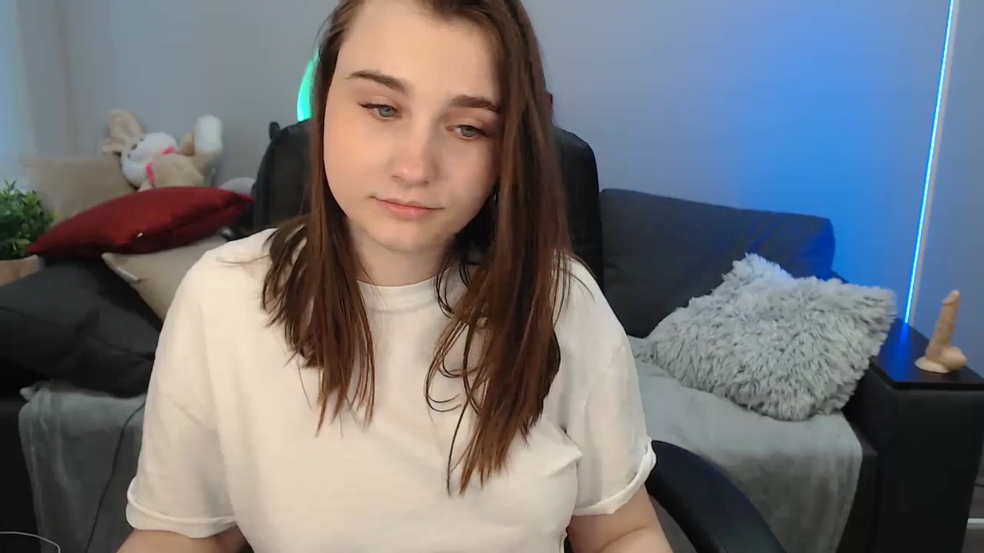 Gallery image thumbnail from LaneyGrey's myfreecams stream on, 05/19/2024, 12:41 image 2 of 20
