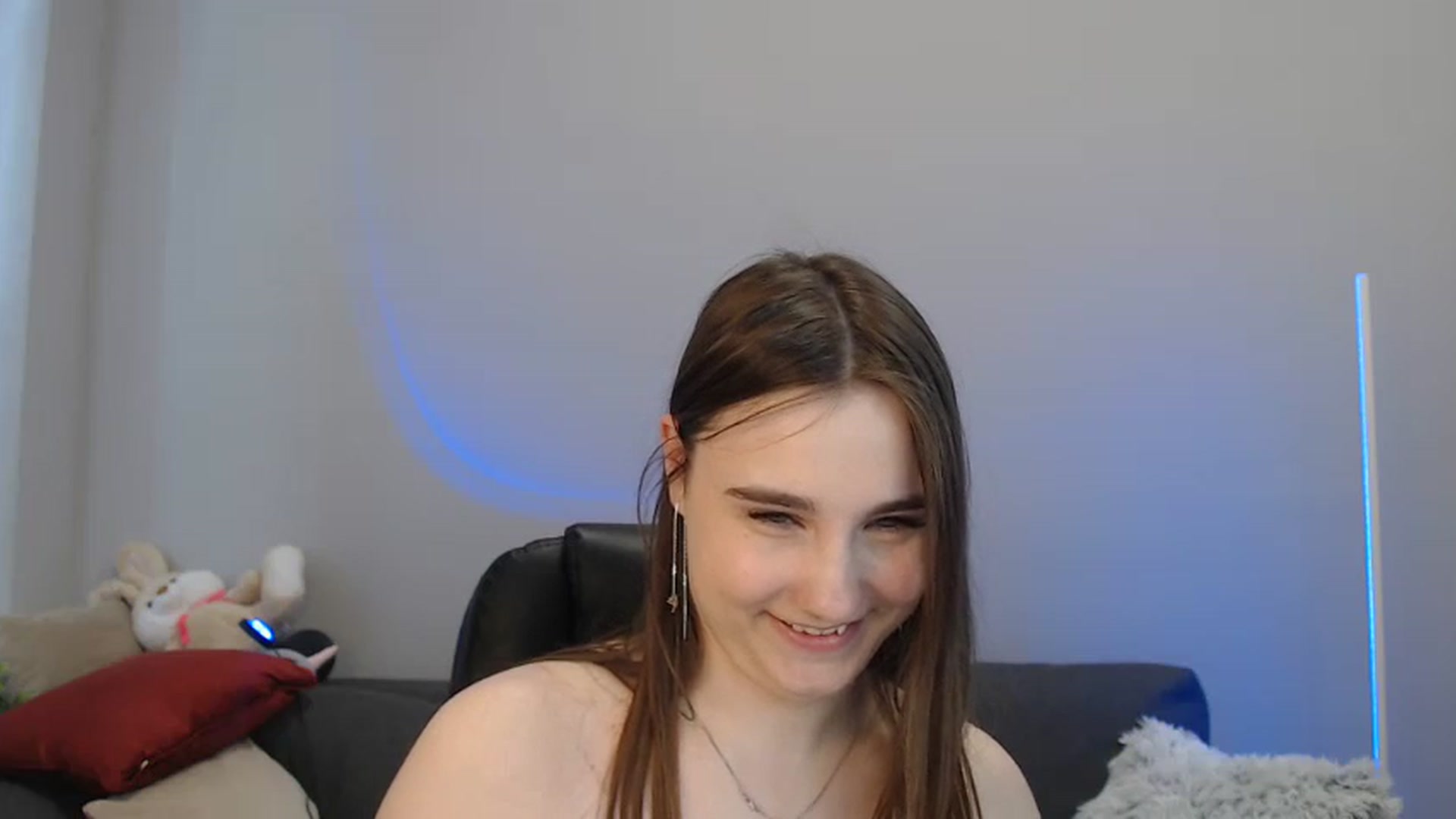Gallery image thumbnail from LaneyGrey's myfreecams stream on, 05/20/2024, 11:58 image 7 of 20