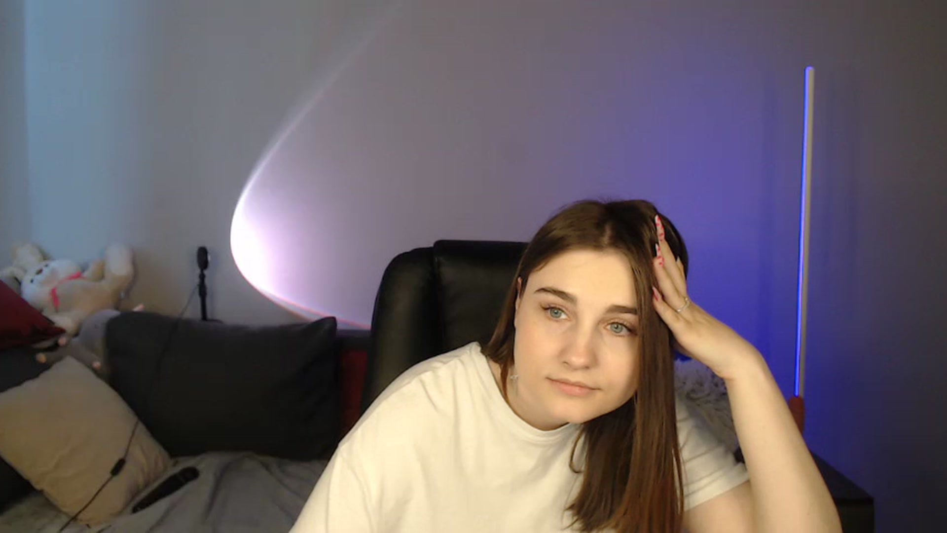 Gallery image thumbnail from LaneyGrey's myfreecams stream on, 05/22/2024, 10:53 image 18 of 20