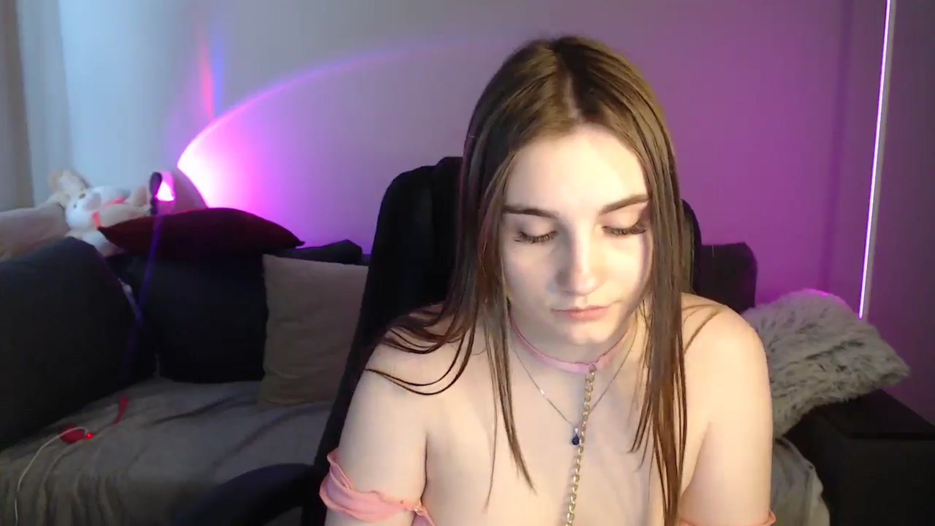 Gallery image thumbnail from LaneyGrey's myfreecams stream on, 05/24/2024, 13:31 image 2 of 20