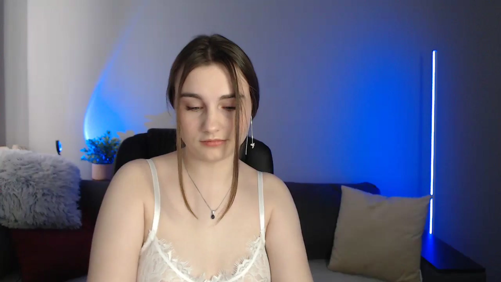 Gallery image thumbnail from LaneyGrey's myfreecams stream on, 05/27/2024, 08:56 image 7 of 20
