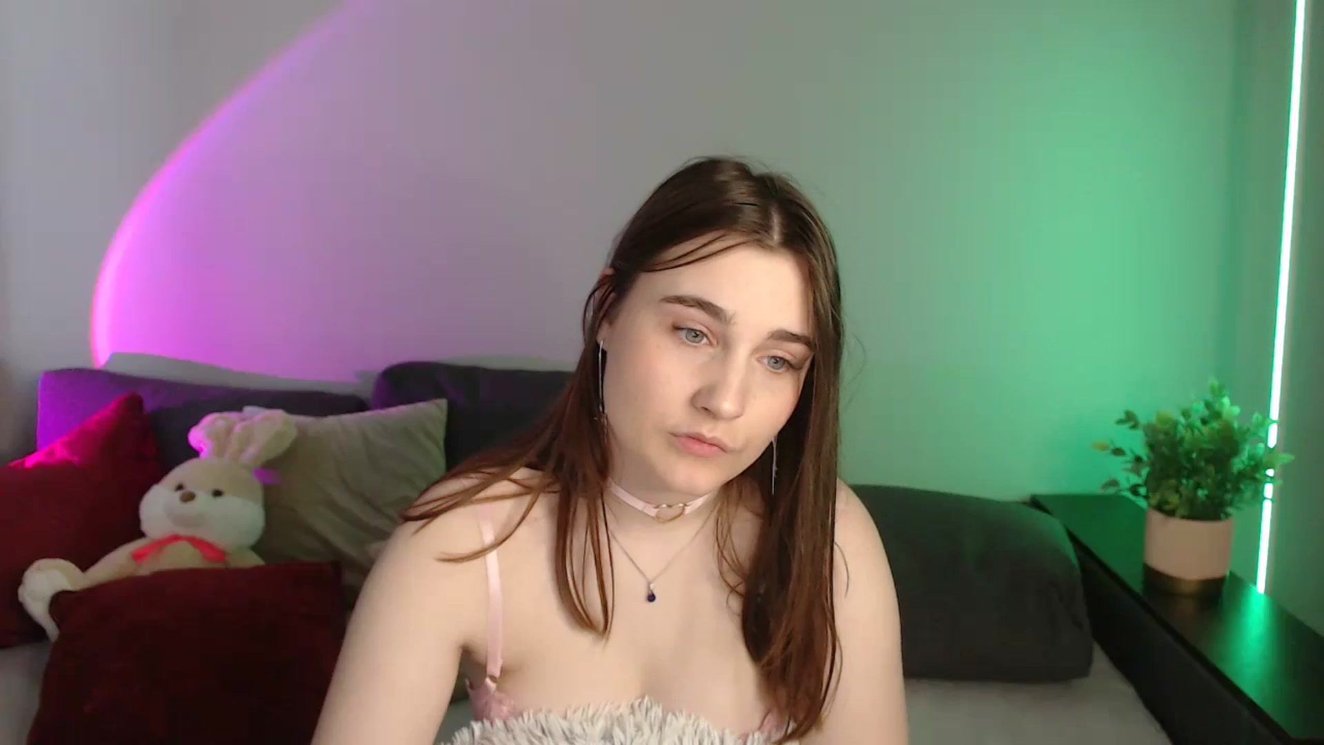 Gallery image thumbnail from LaneyGrey's myfreecams stream on, 05/31/2024, 11:20 image 3 of 20
