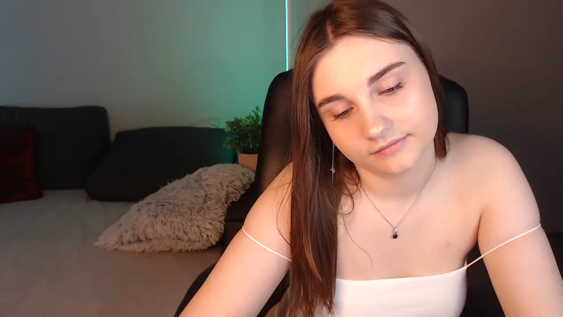 Gallery image thumbnail from LaneyGrey's myfreecams stream on, 06/01/2024, 08:55 image 5 of 20