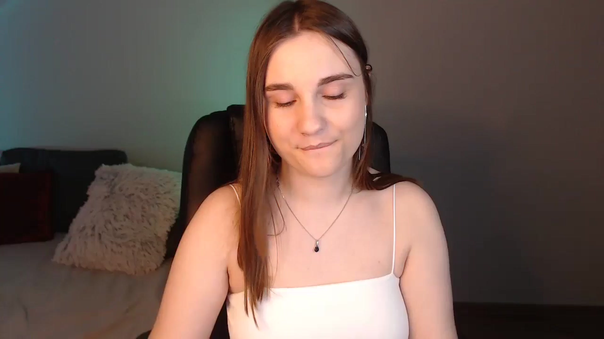 Gallery image thumbnail from LaneyGrey's myfreecams stream on, 06/01/2024, 10:03 image 11 of 20