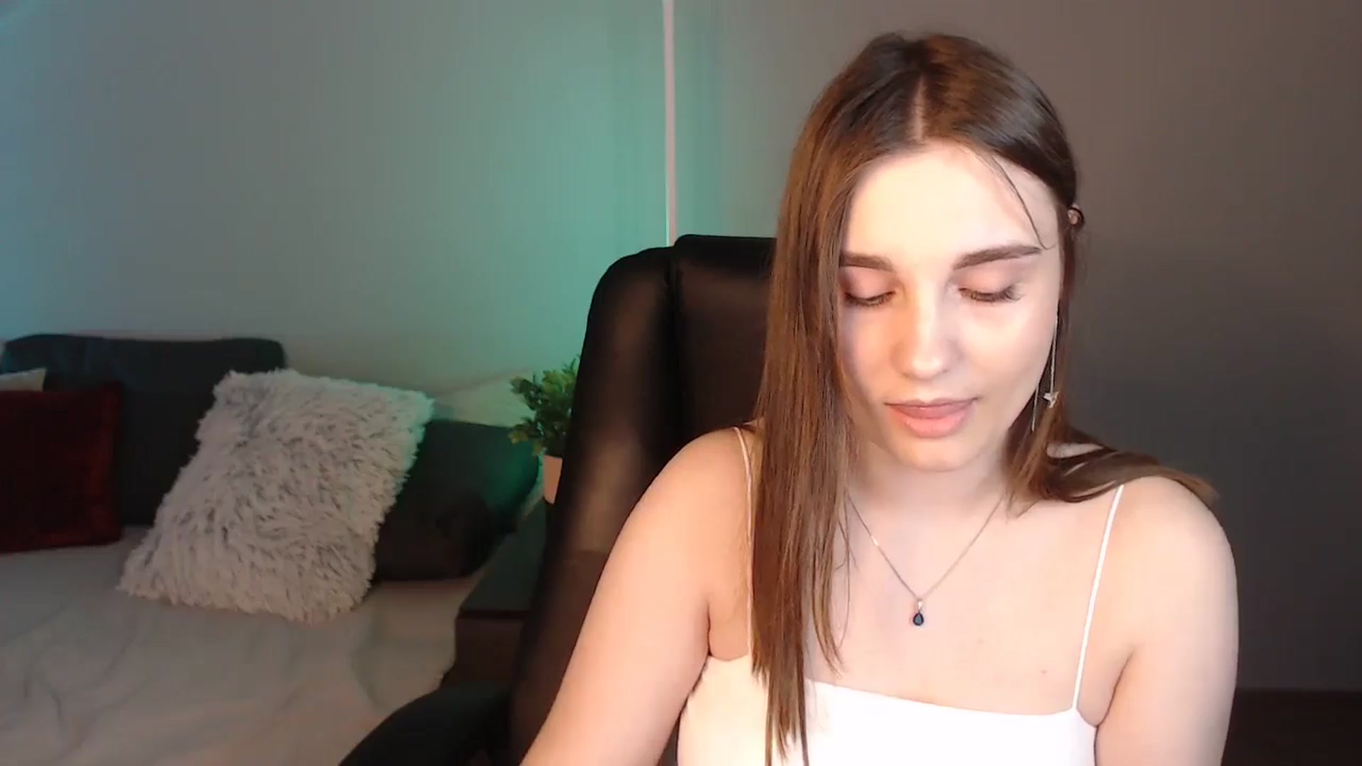Gallery image thumbnail from LaneyGrey's myfreecams stream on, 06/01/2024, 10:03 image 12 of 20