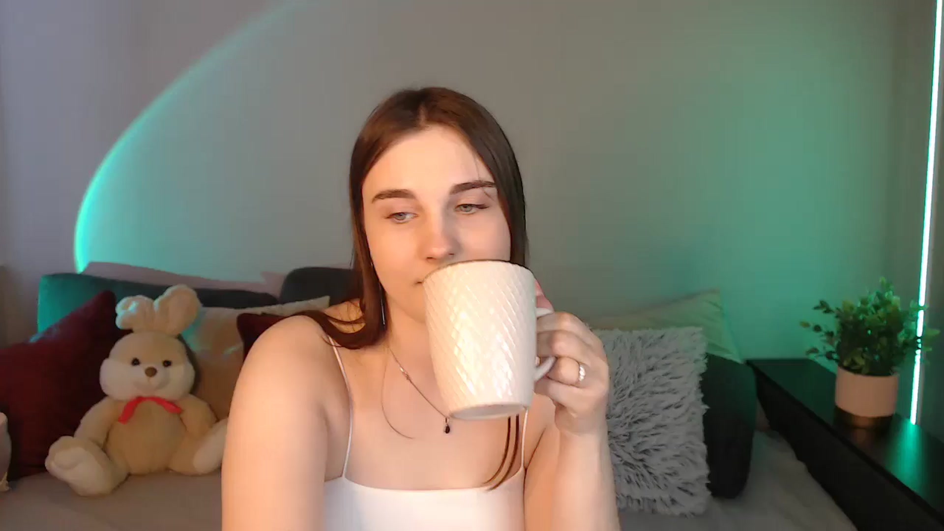 Gallery image thumbnail from LaneyGrey's myfreecams stream on, 06/01/2024, 12:19 image 6 of 20