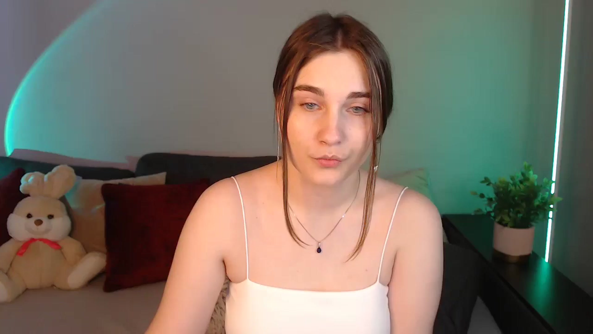 Gallery image thumbnail from LaneyGrey's myfreecams stream on, 06/01/2024, 13:33 image 14 of 20