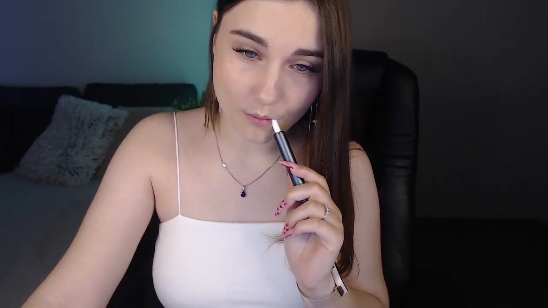 Gallery image thumbnail from LaneyGrey's myfreecams stream on, 06/03/2024, 08:22 image 4 of 20