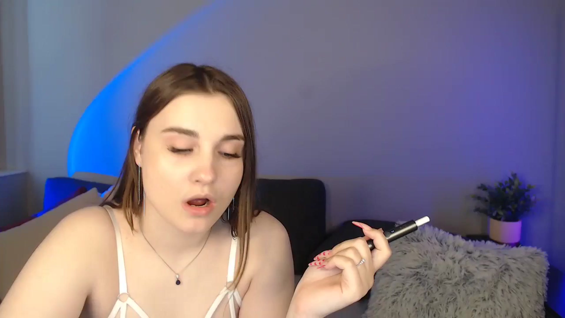 Gallery image thumbnail from LaneyGrey's myfreecams stream on, 06/03/2024, 11:39 image 1 of 20