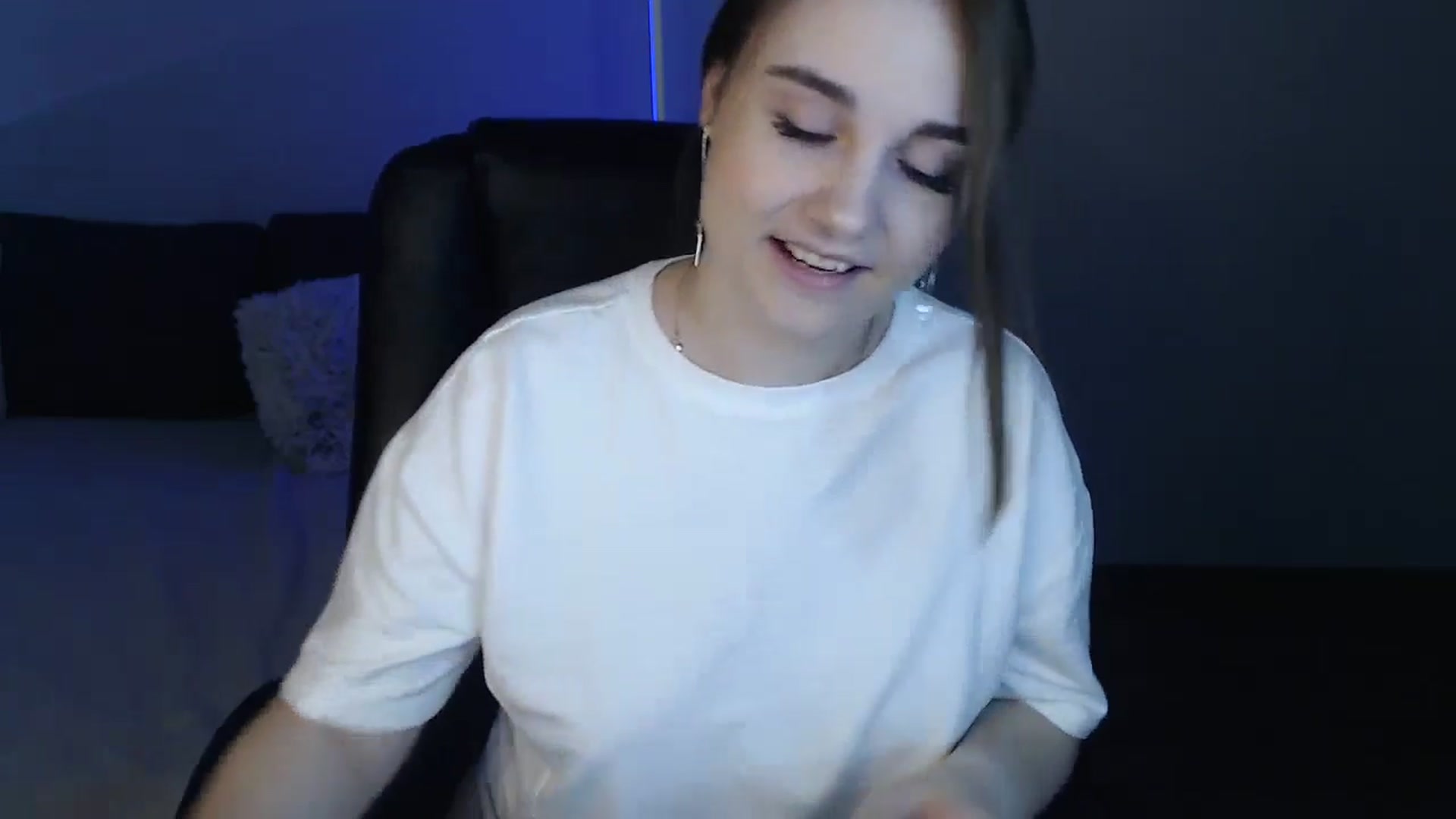 Gallery image thumbnail from LaneyGrey's myfreecams stream on, 06/05/2024, 08:45 image 14 of 20