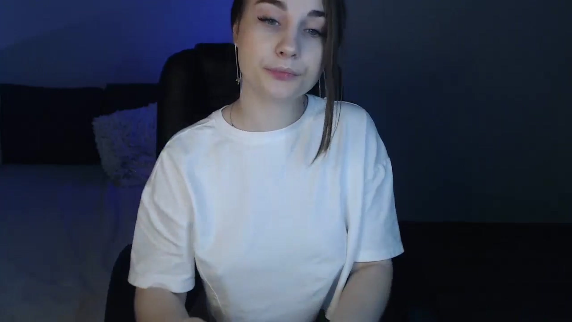 Gallery image thumbnail from LaneyGrey's myfreecams stream on, 06/05/2024, 08:45 image 8 of 20