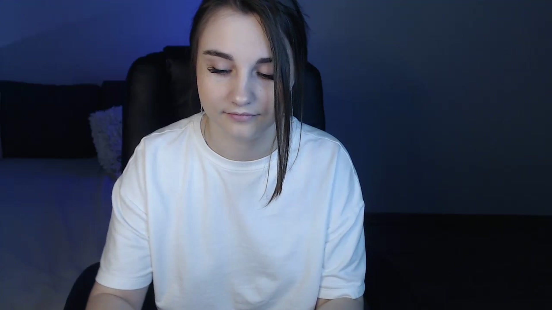 Gallery image thumbnail from LaneyGrey's myfreecams stream on, 06/05/2024, 08:45 image 11 of 20