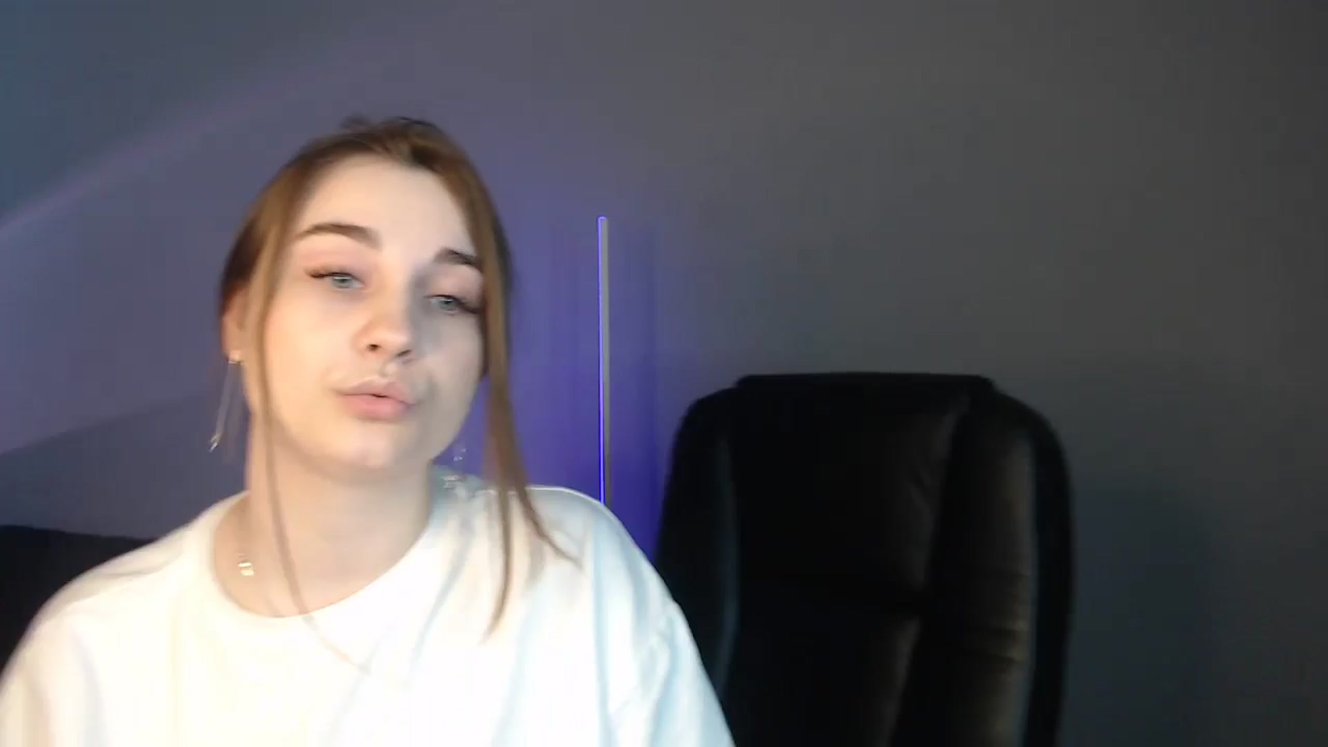 Gallery image thumbnail from LaneyGrey's myfreecams stream on, 06/05/2024, 09:00 image 7 of 20