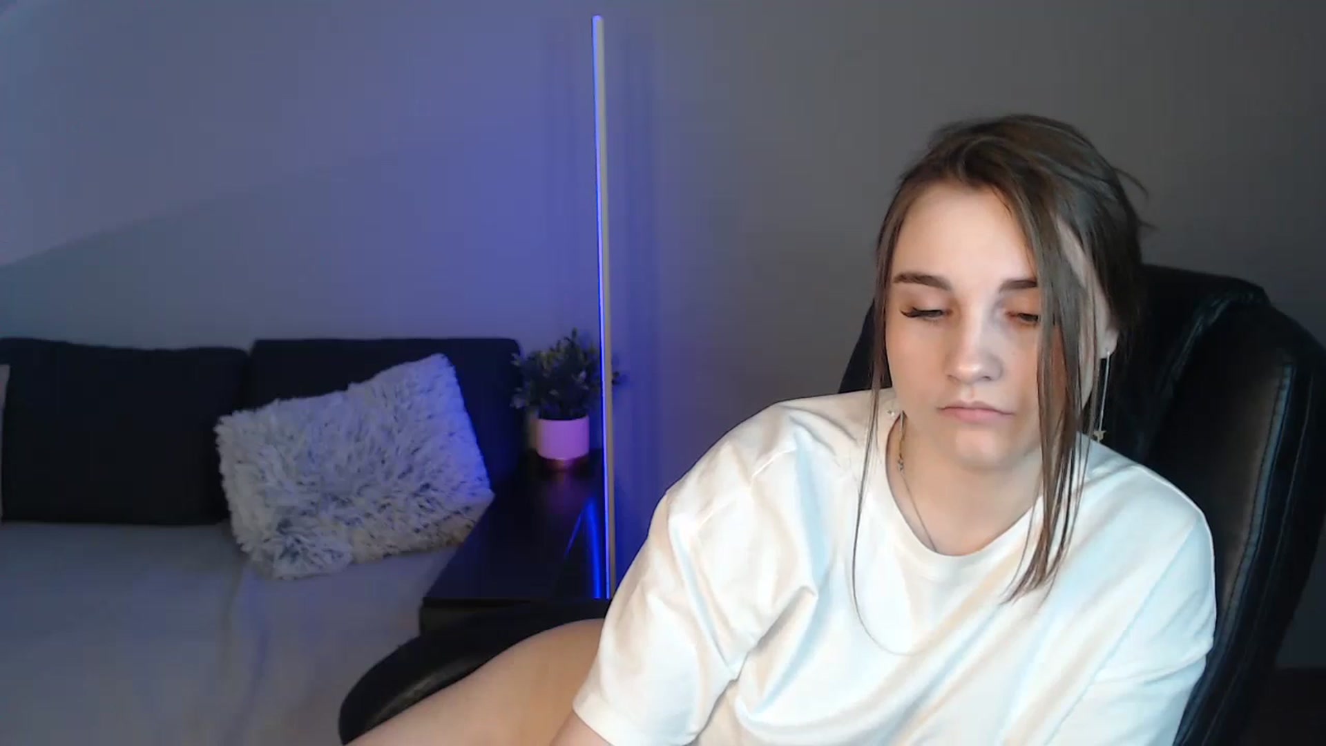Gallery image thumbnail from LaneyGrey's myfreecams stream on, 06/05/2024, 09:00 image 6 of 20