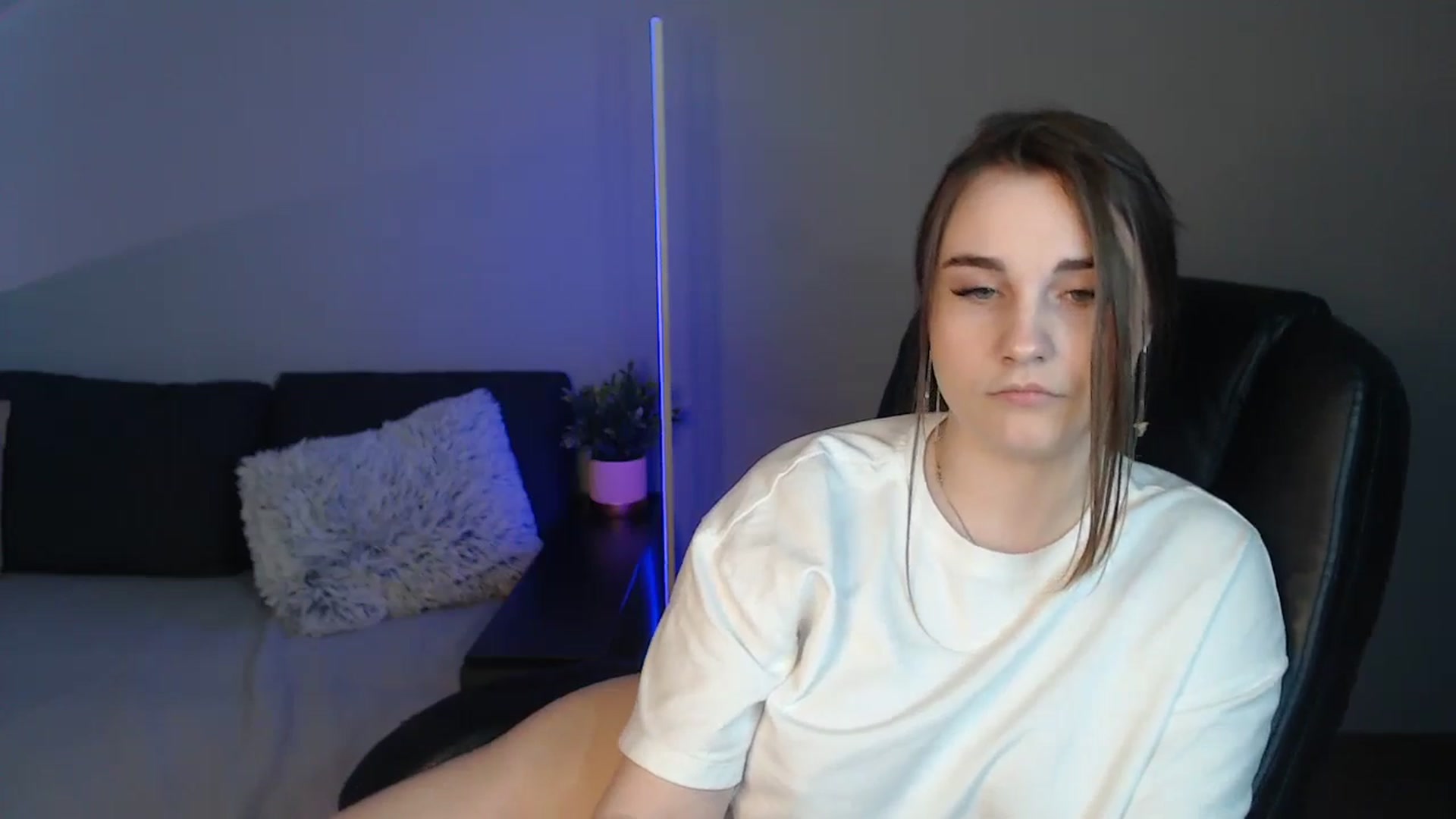 Gallery image thumbnail from LaneyGrey's myfreecams stream on, 06/05/2024, 09:00 image 3 of 20