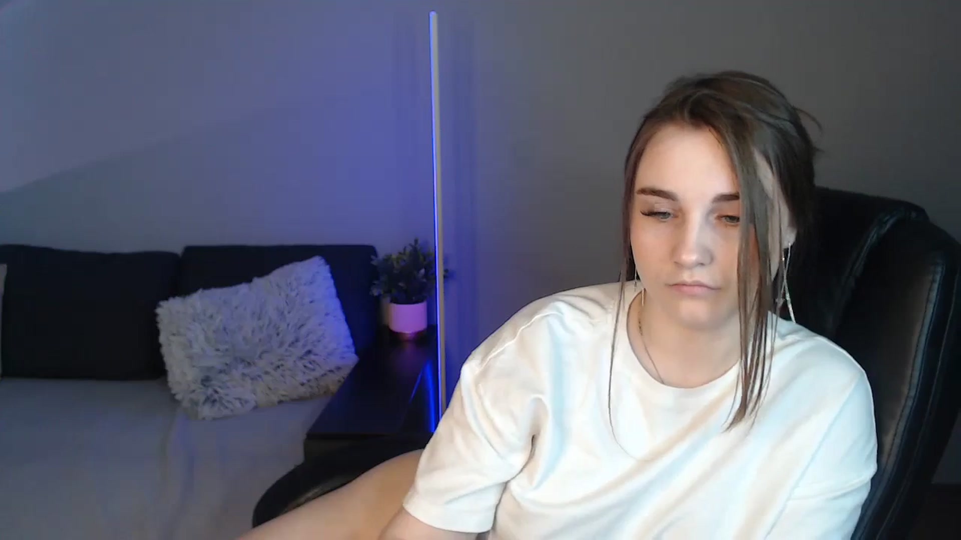 Gallery image thumbnail from LaneyGrey's myfreecams stream on, 06/05/2024, 09:00 image 4 of 20