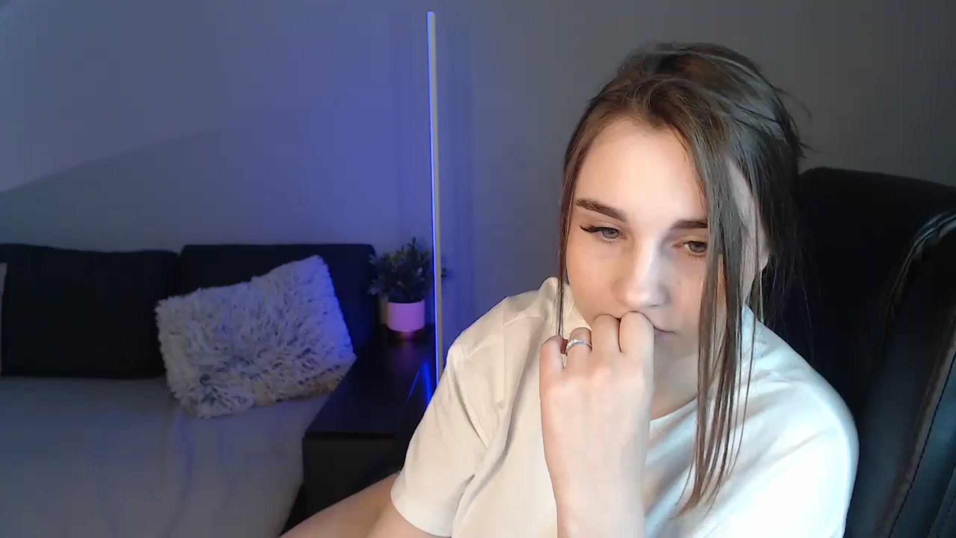 Gallery image thumbnail from LaneyGrey's myfreecams stream on, 06/05/2024, 09:00 image 2 of 20