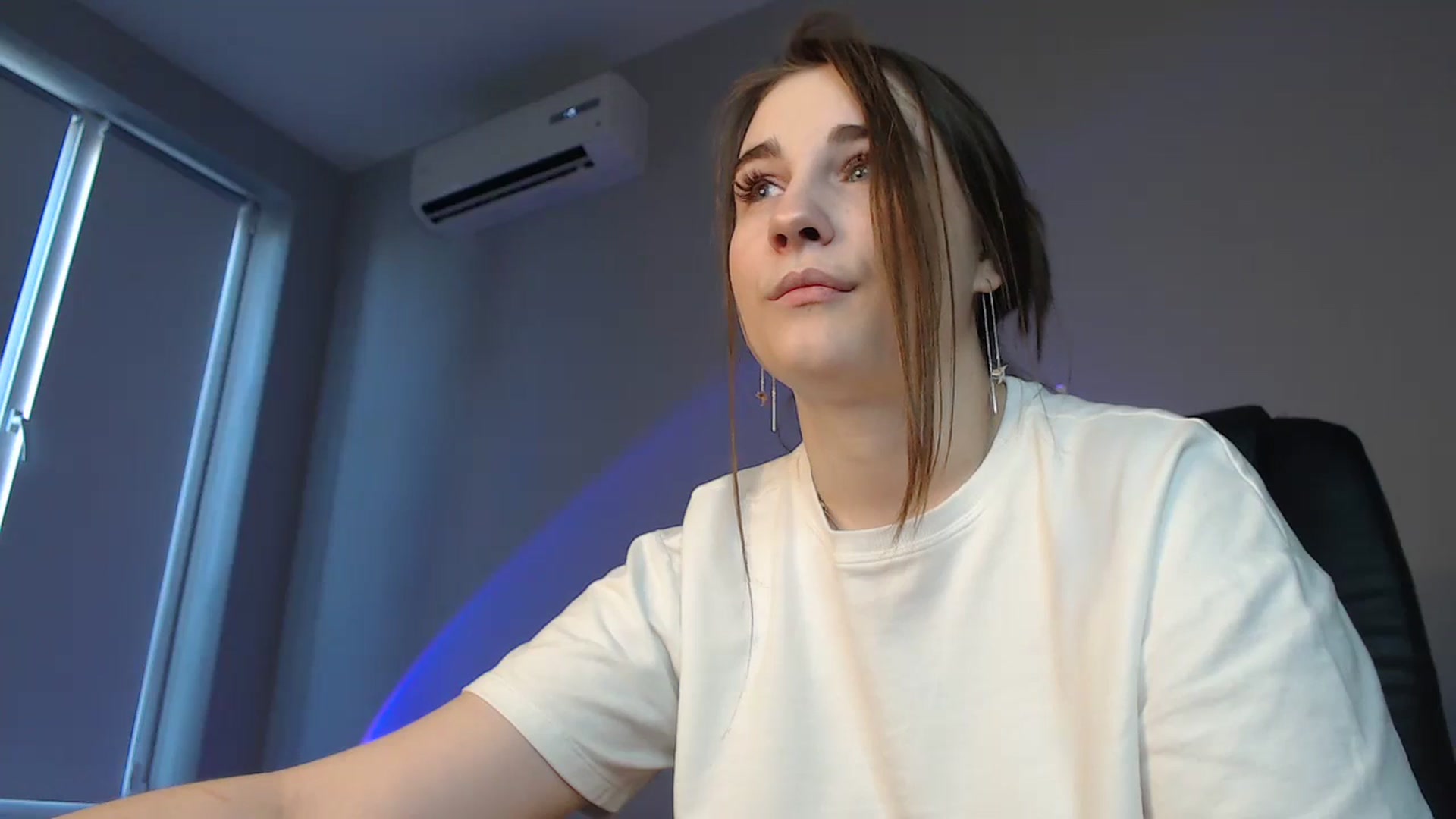 Gallery image thumbnail from LaneyGrey's myfreecams stream on, 06/05/2024, 09:55 image 9 of 20
