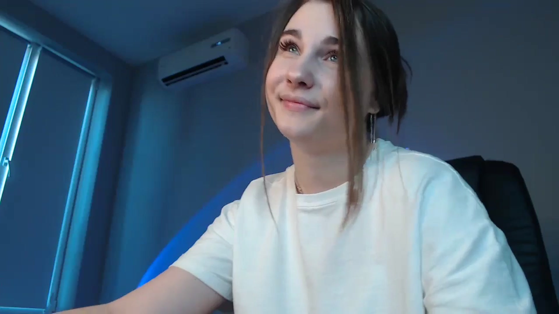 Gallery image thumbnail from LaneyGrey's myfreecams stream on, 06/05/2024, 09:55 image 11 of 20