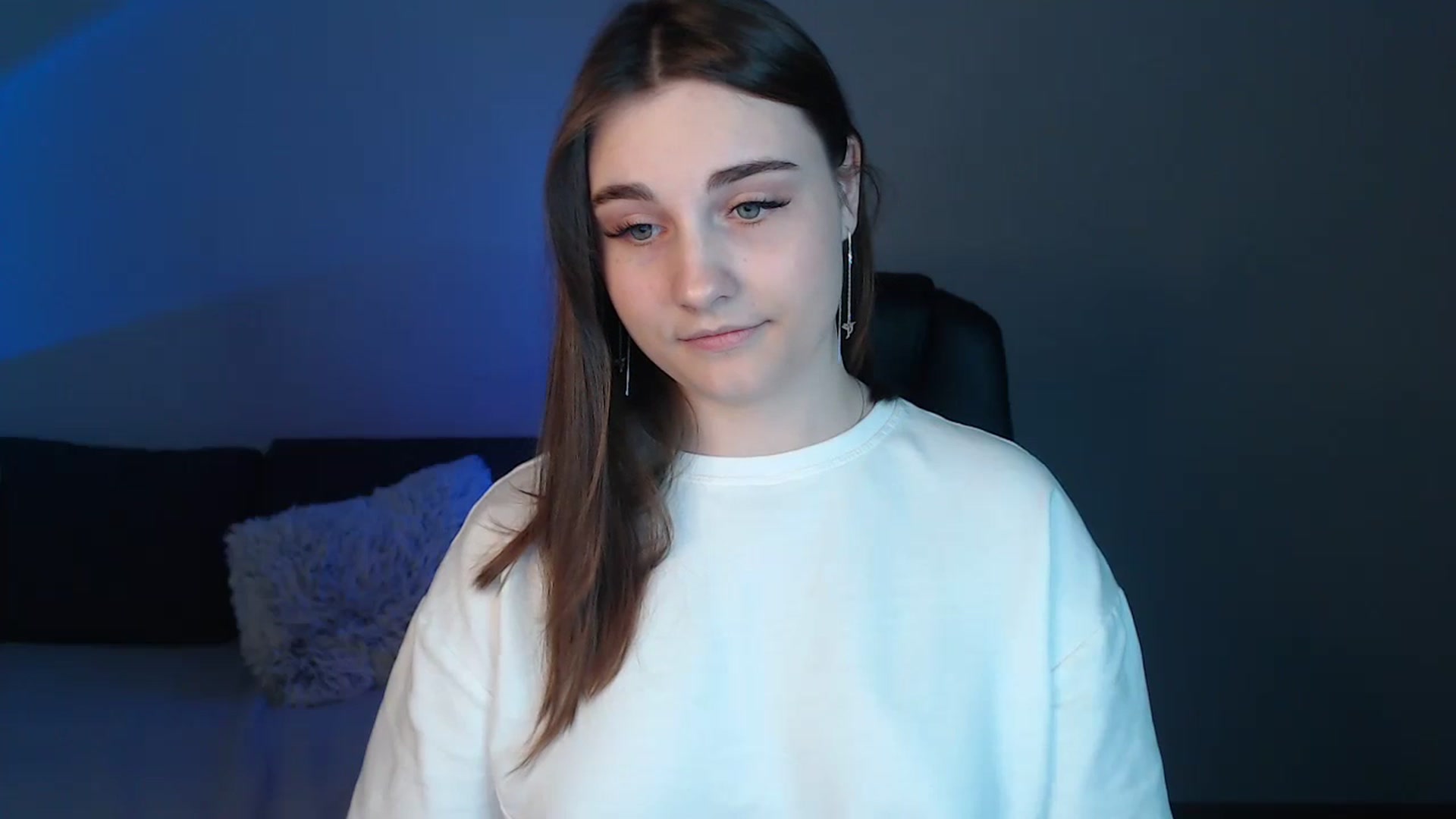 Gallery image thumbnail from LaneyGrey's myfreecams stream on, 06/05/2024, 10:40 image 17 of 20