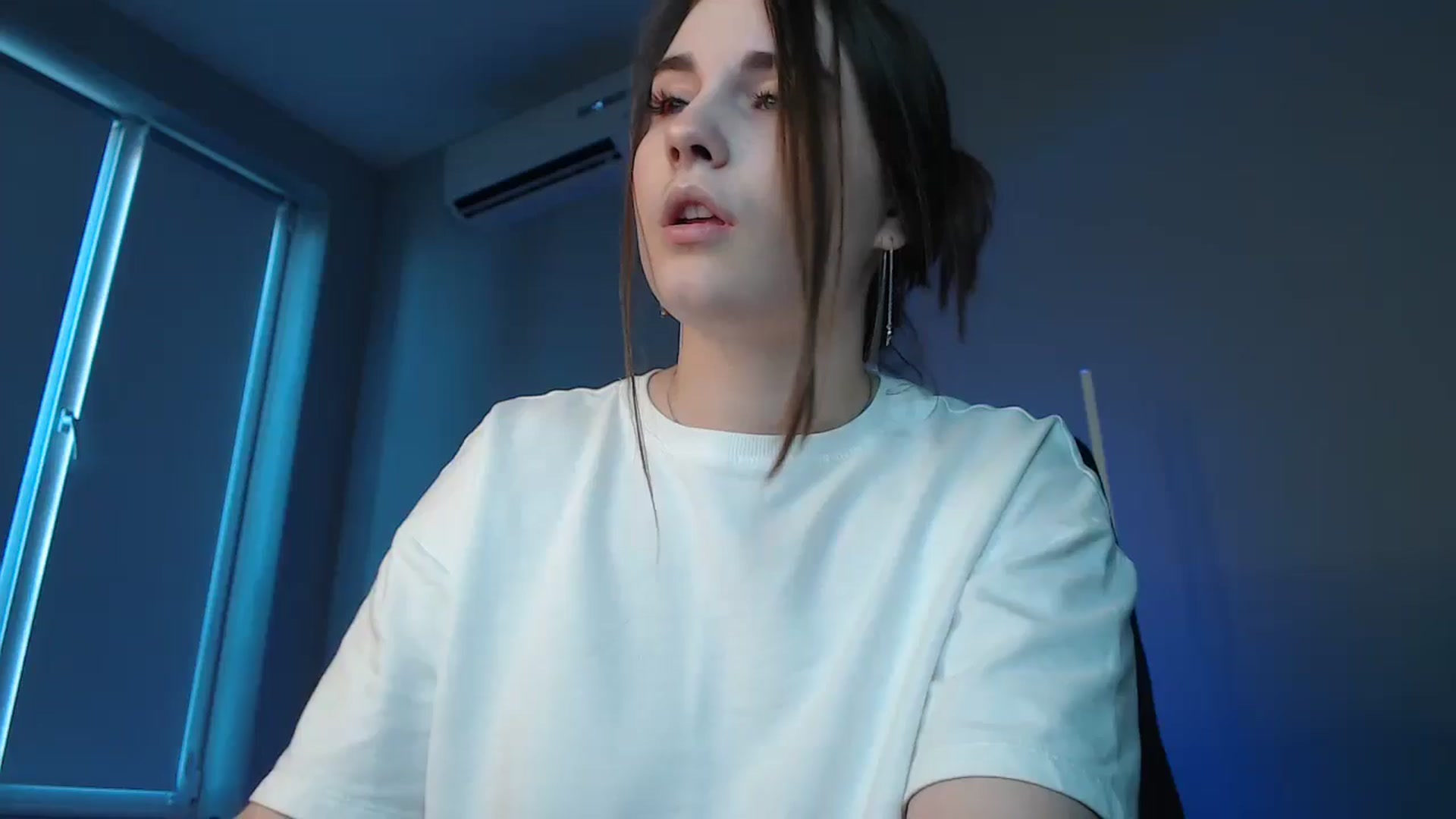 Gallery image thumbnail from LaneyGrey's myfreecams stream on, 06/05/2024, 10:40 image 1 of 20