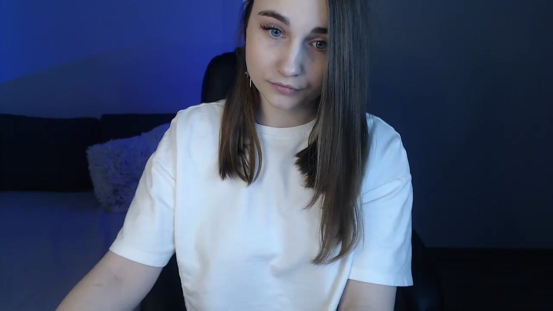 Gallery image thumbnail from LaneyGrey's myfreecams stream on, 06/05/2024, 10:40 image 14 of 20