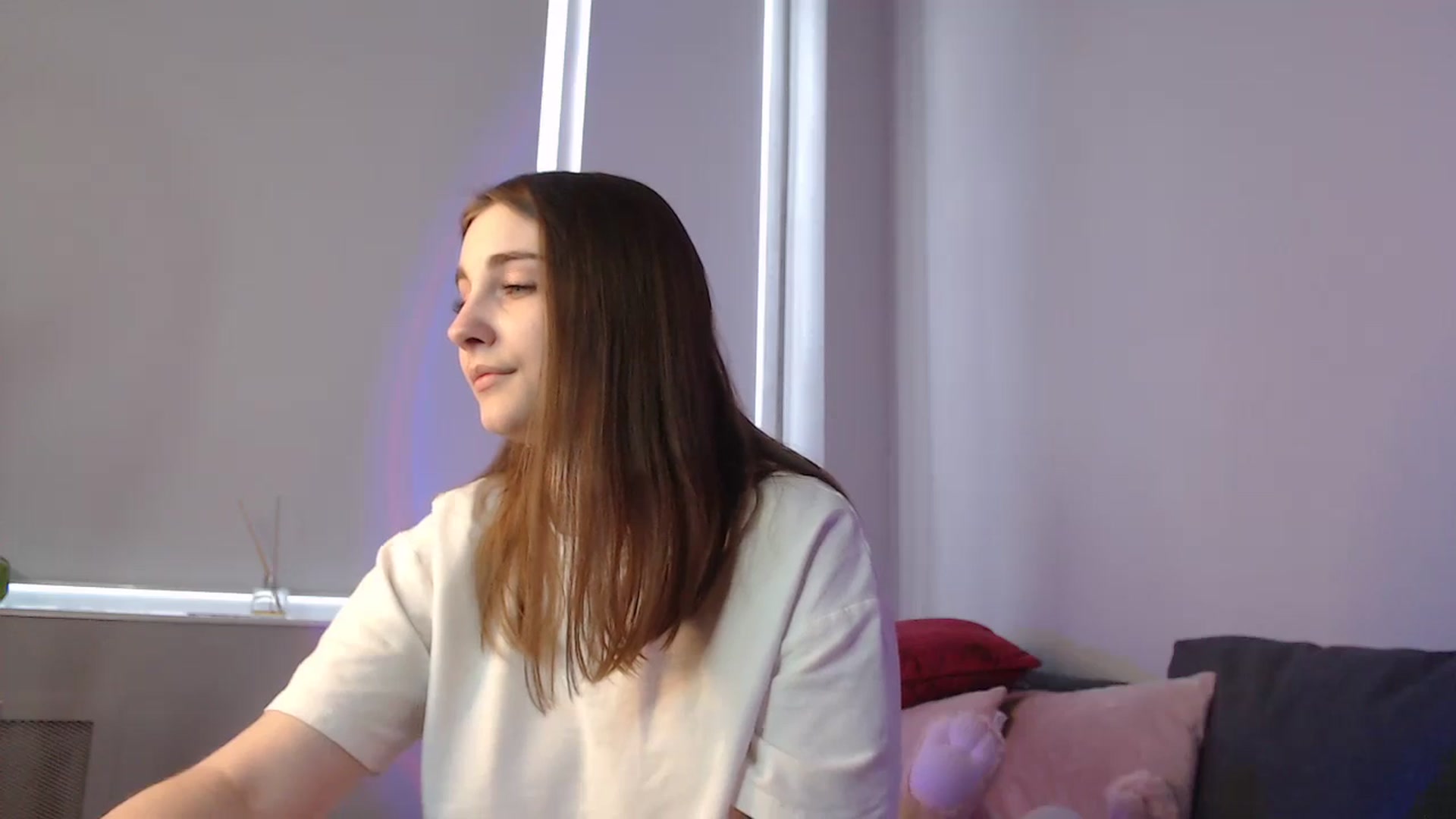 Gallery image thumbnail from LaneyGrey's myfreecams stream on, 06/05/2024, 11:20 image 8 of 20
