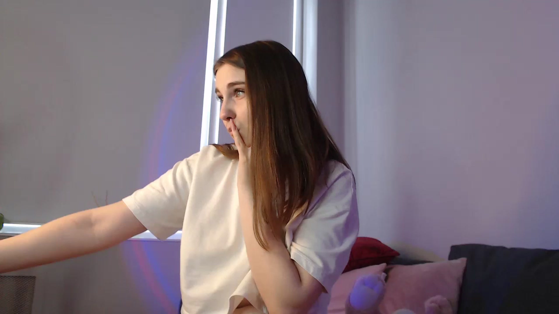 Gallery image thumbnail from LaneyGrey's myfreecams stream on, 06/05/2024, 11:20 image 7 of 20