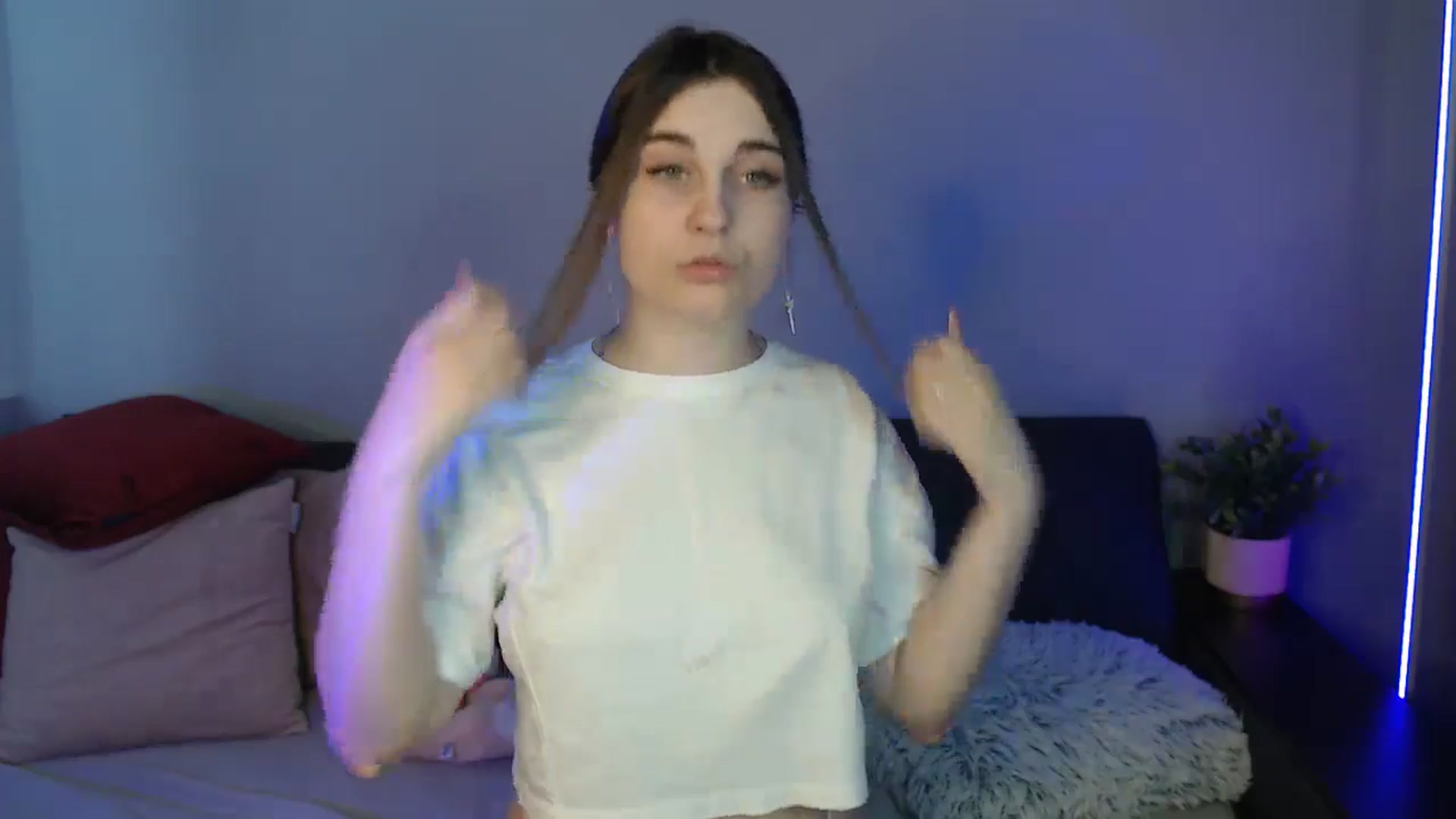 Gallery image thumbnail from LaneyGrey's myfreecams stream on, 06/05/2024, 11:32 image 11 of 20