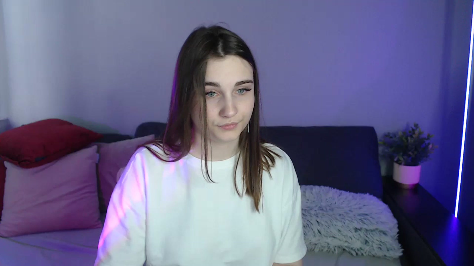 Gallery image thumbnail from LaneyGrey's myfreecams stream on, 06/05/2024, 11:54 image 20 of 20