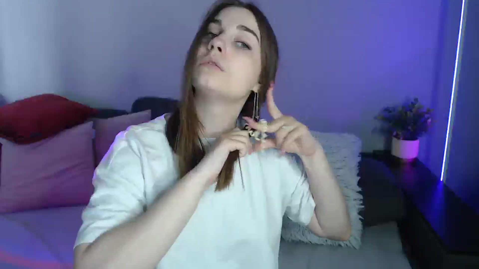 Gallery image thumbnail from LaneyGrey's myfreecams stream on, 06/05/2024, 13:21 image 4 of 20