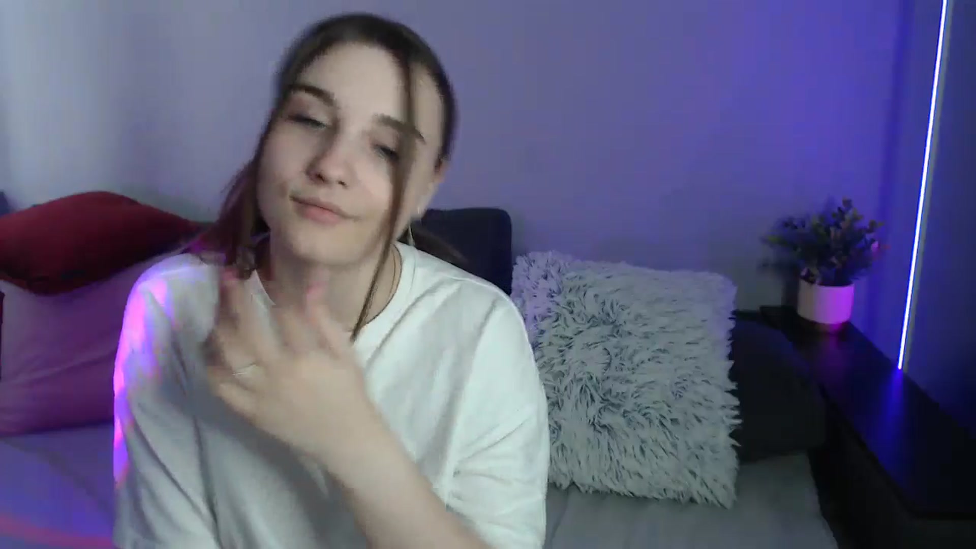 Gallery image thumbnail from LaneyGrey's myfreecams stream on, 06/05/2024, 13:21 image 8 of 20
