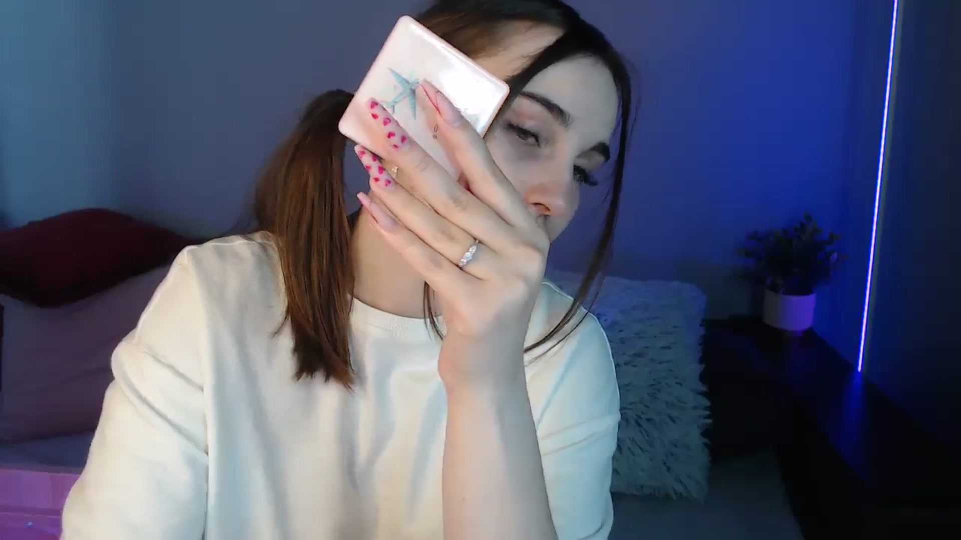 Gallery image thumbnail from LaneyGrey's myfreecams stream on, 06/05/2024, 13:21 image 18 of 20