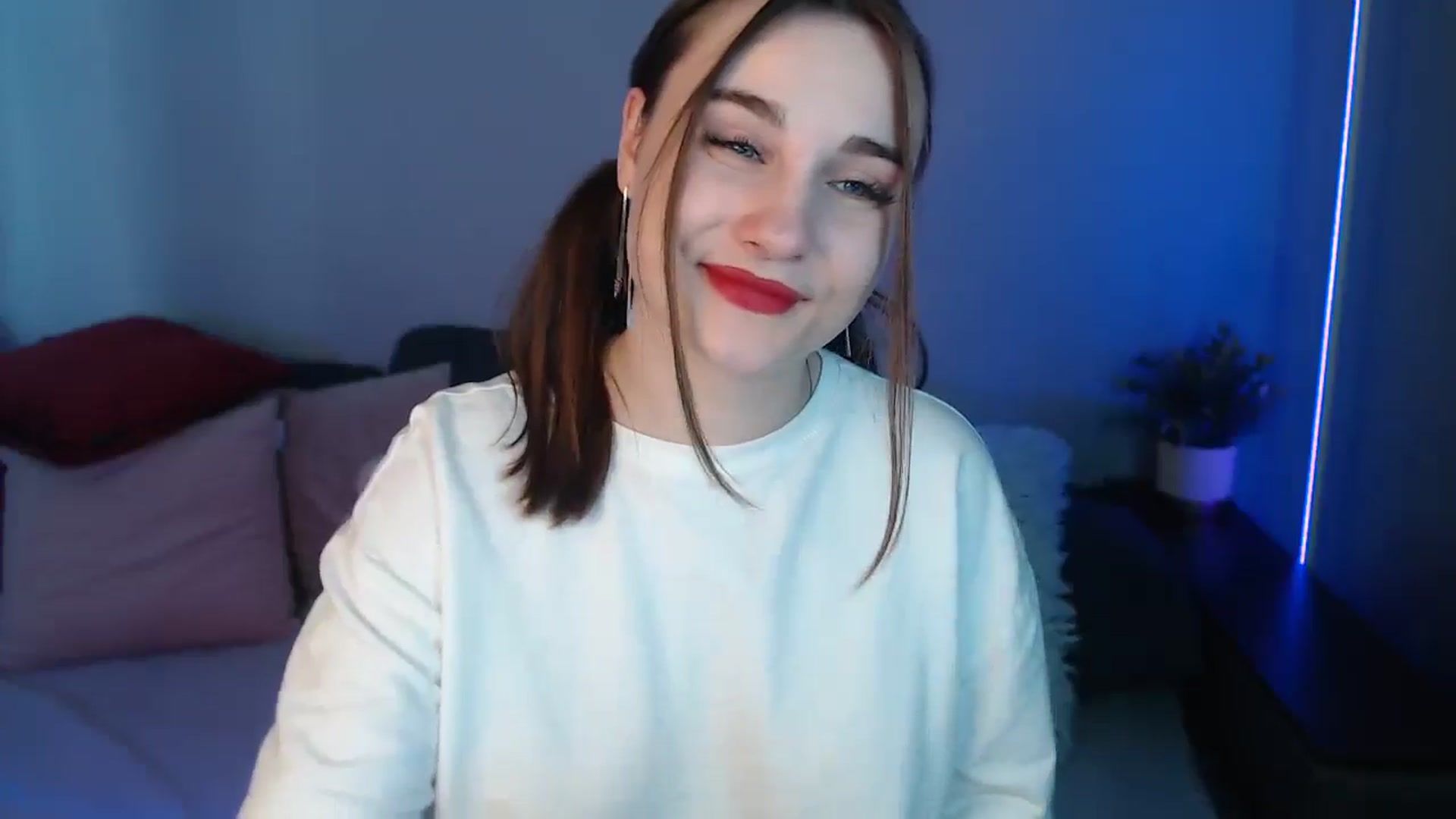 Gallery image thumbnail from LaneyGrey's myfreecams stream on, 06/05/2024, 13:21 image 20 of 20