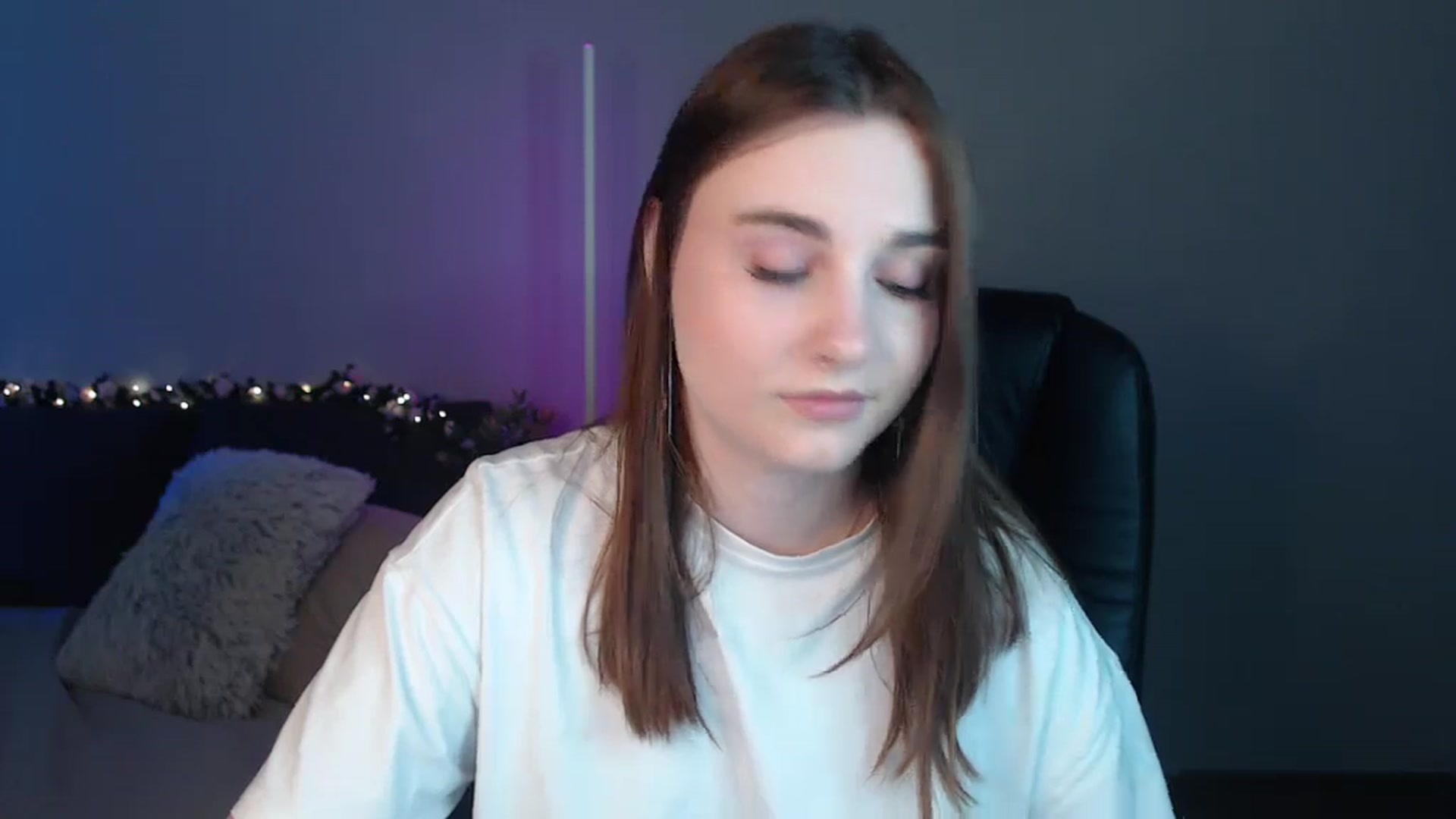 Gallery image thumbnail from LaneyGrey's myfreecams stream on, 06/11/2024, 09:15 image 3 of 20