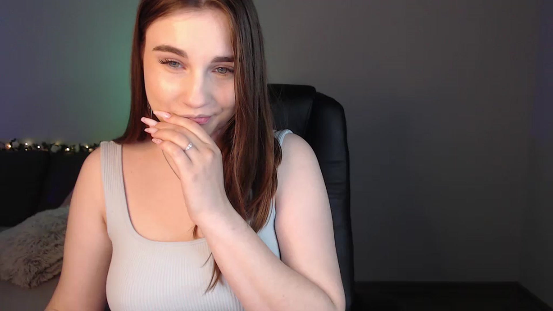 Gallery image thumbnail from LaneyGrey's myfreecams stream on, 06/12/2024, 09:54 image 12 of 20