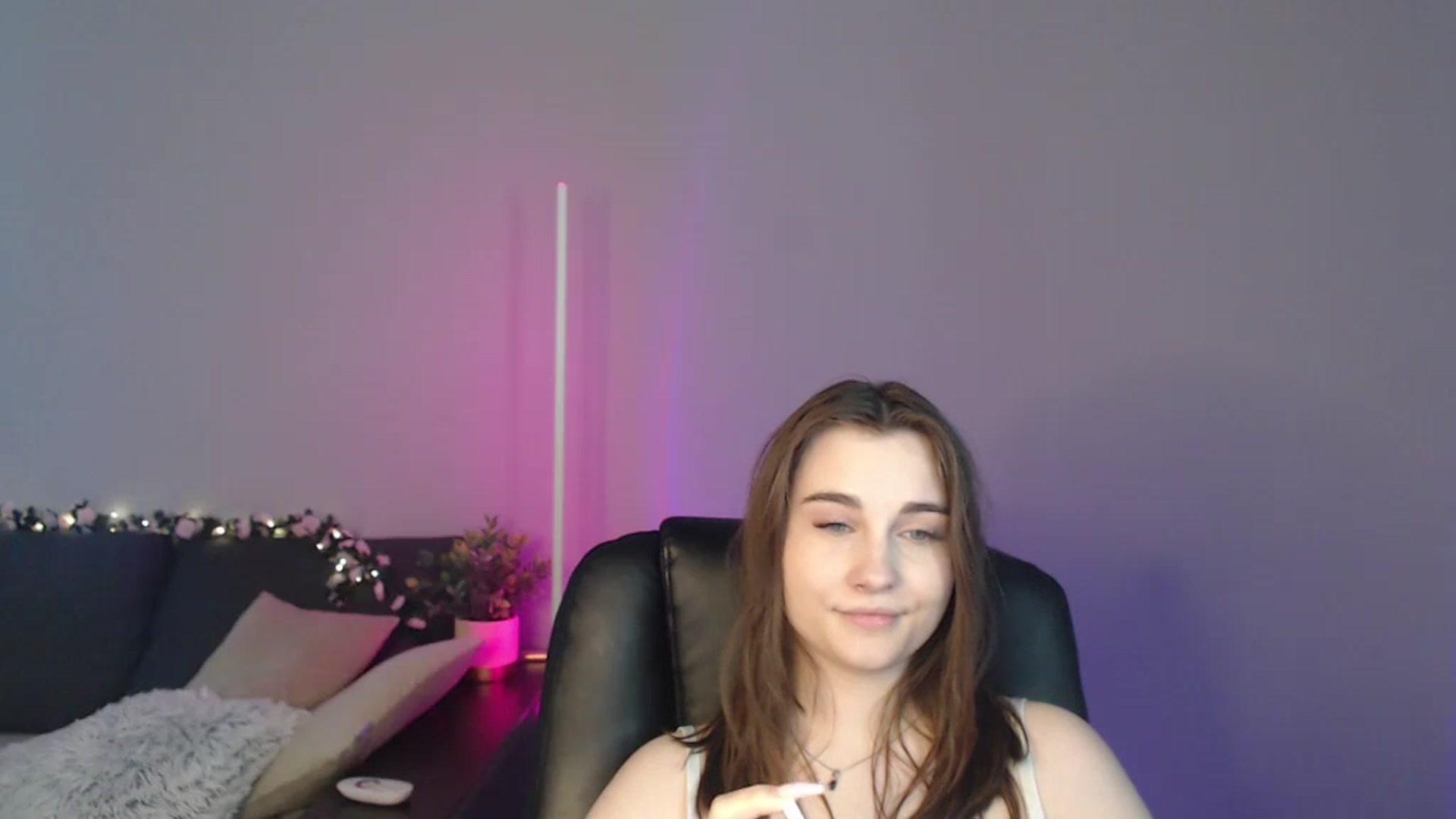 Gallery image thumbnail from LaneyGrey's myfreecams stream on, 06/12/2024, 11:19 image 17 of 20