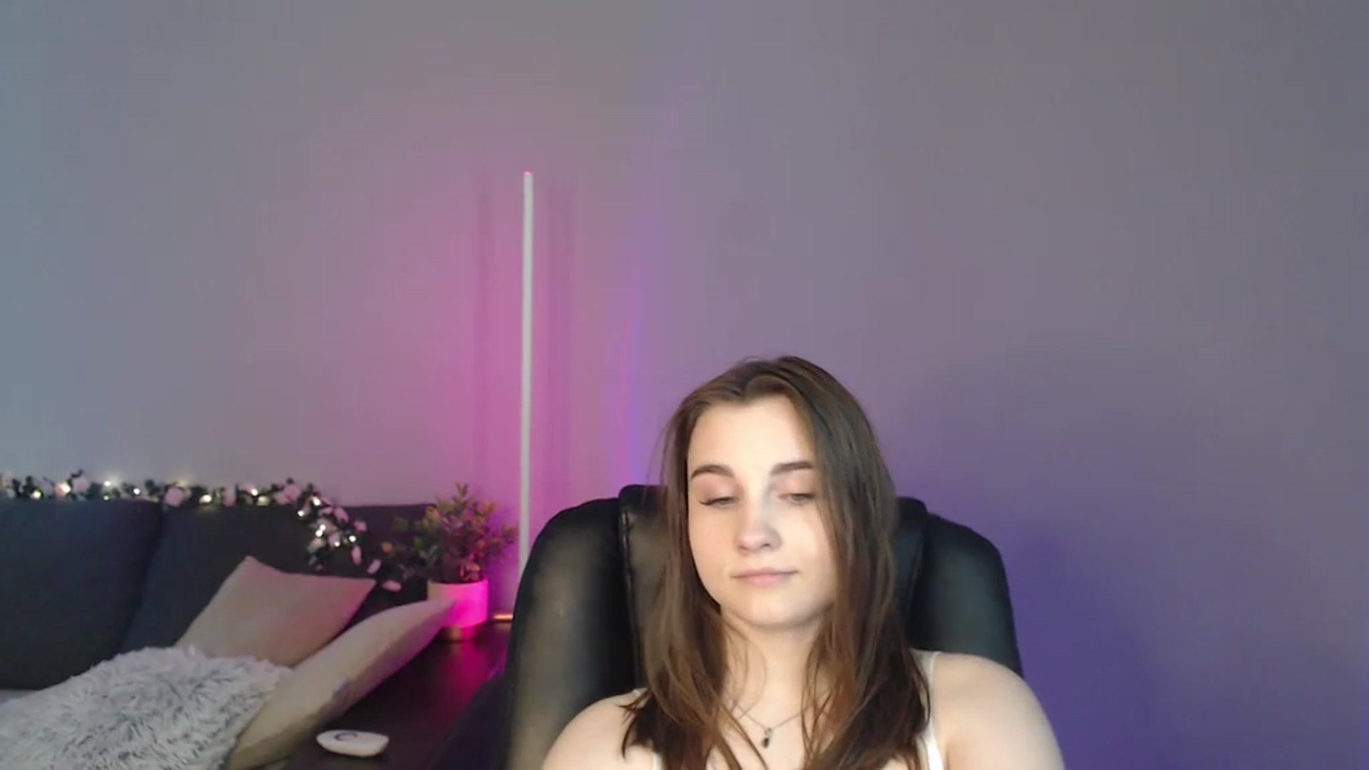 Gallery image thumbnail from LaneyGrey's myfreecams stream on, 06/12/2024, 11:19 image 16 of 20