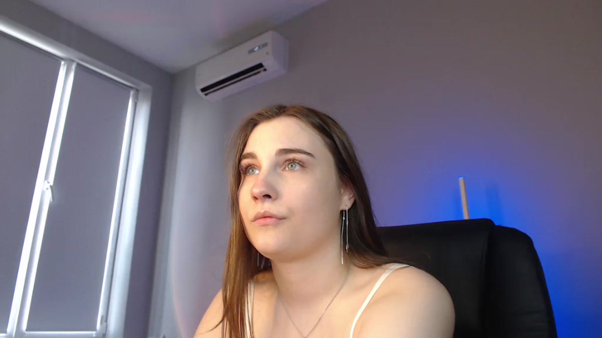 Gallery image thumbnail from LaneyGrey's myfreecams stream on, 06/20/2024, 13:13 image 5 of 20